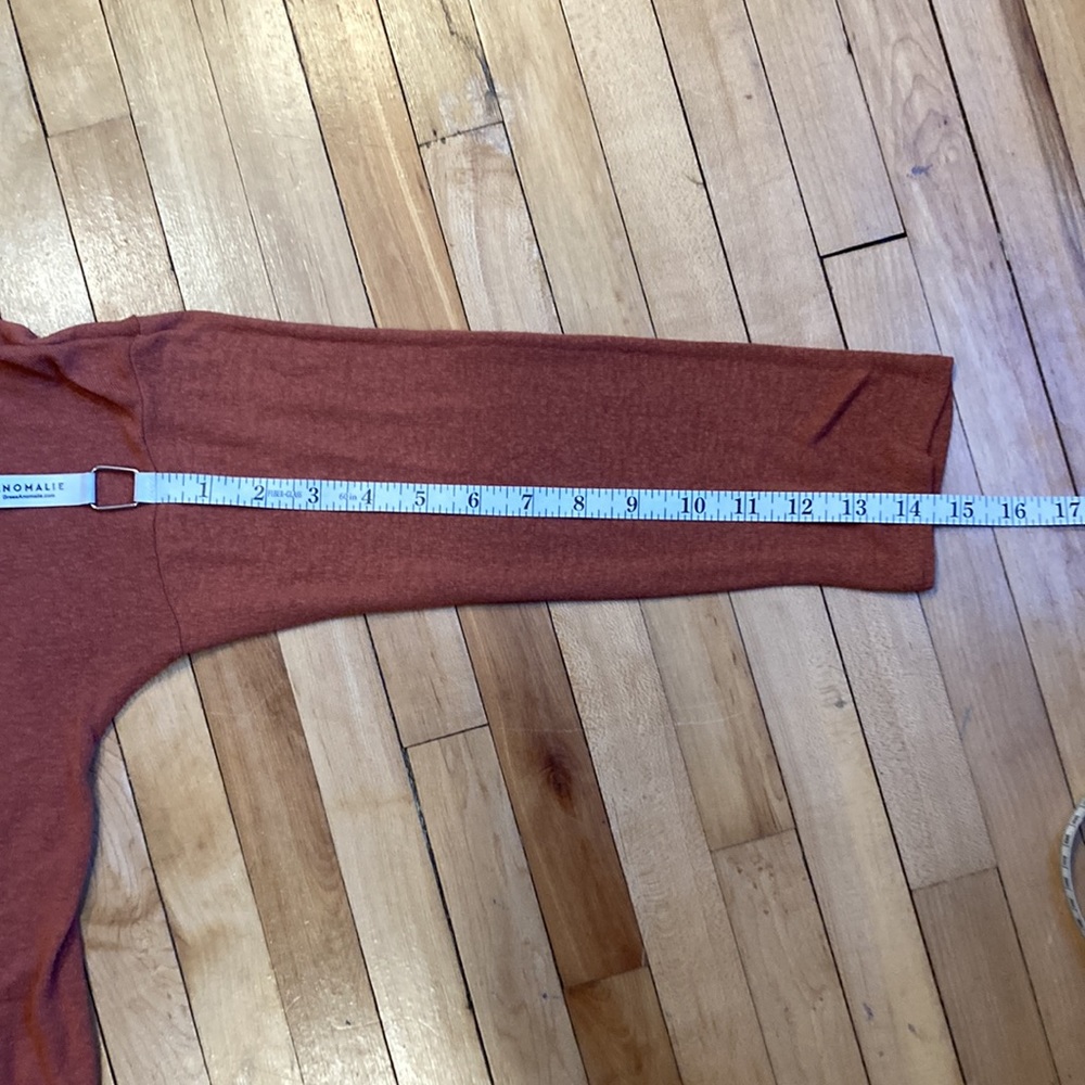 Gyft Sweater - Picture 13 of 14